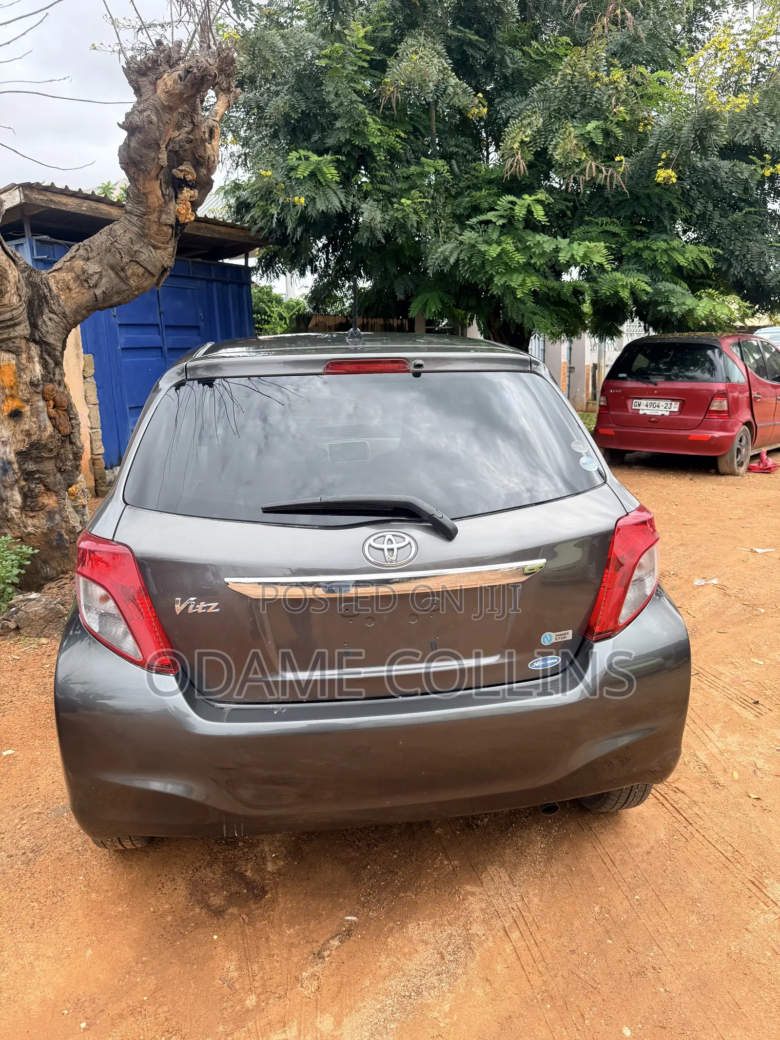 Toyota Vitz 1.3 FWD 5dr 2012 Gray