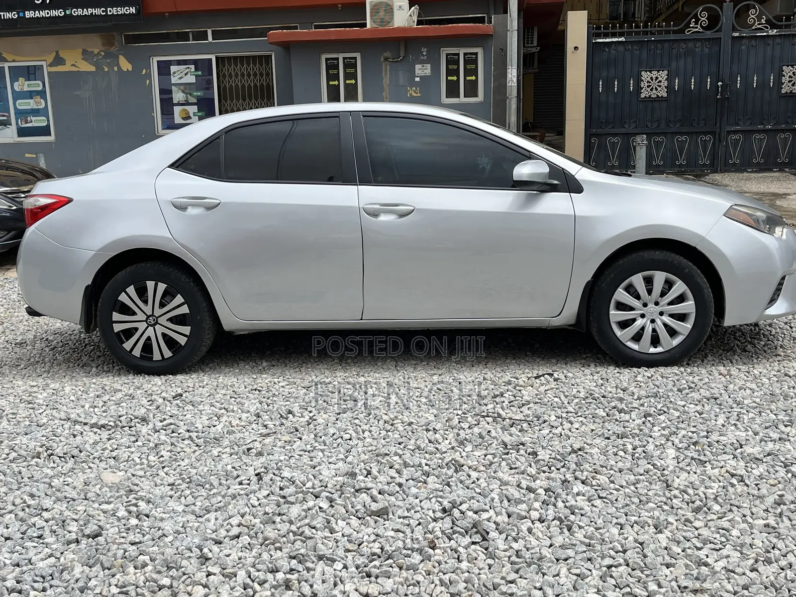 Toyota Corolla LE 4dr Sedan (1.8L 4cyl CVT) 2016 Silver