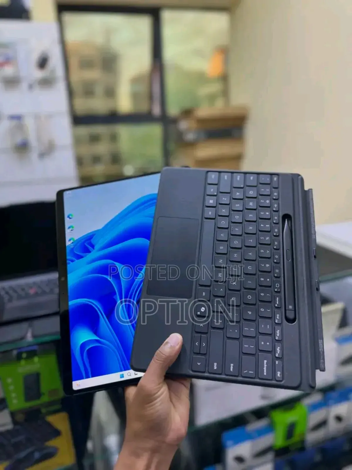 New Microsoft Surface Pro 11th Edition, a Copilot+ PC 16GB SSD 1T