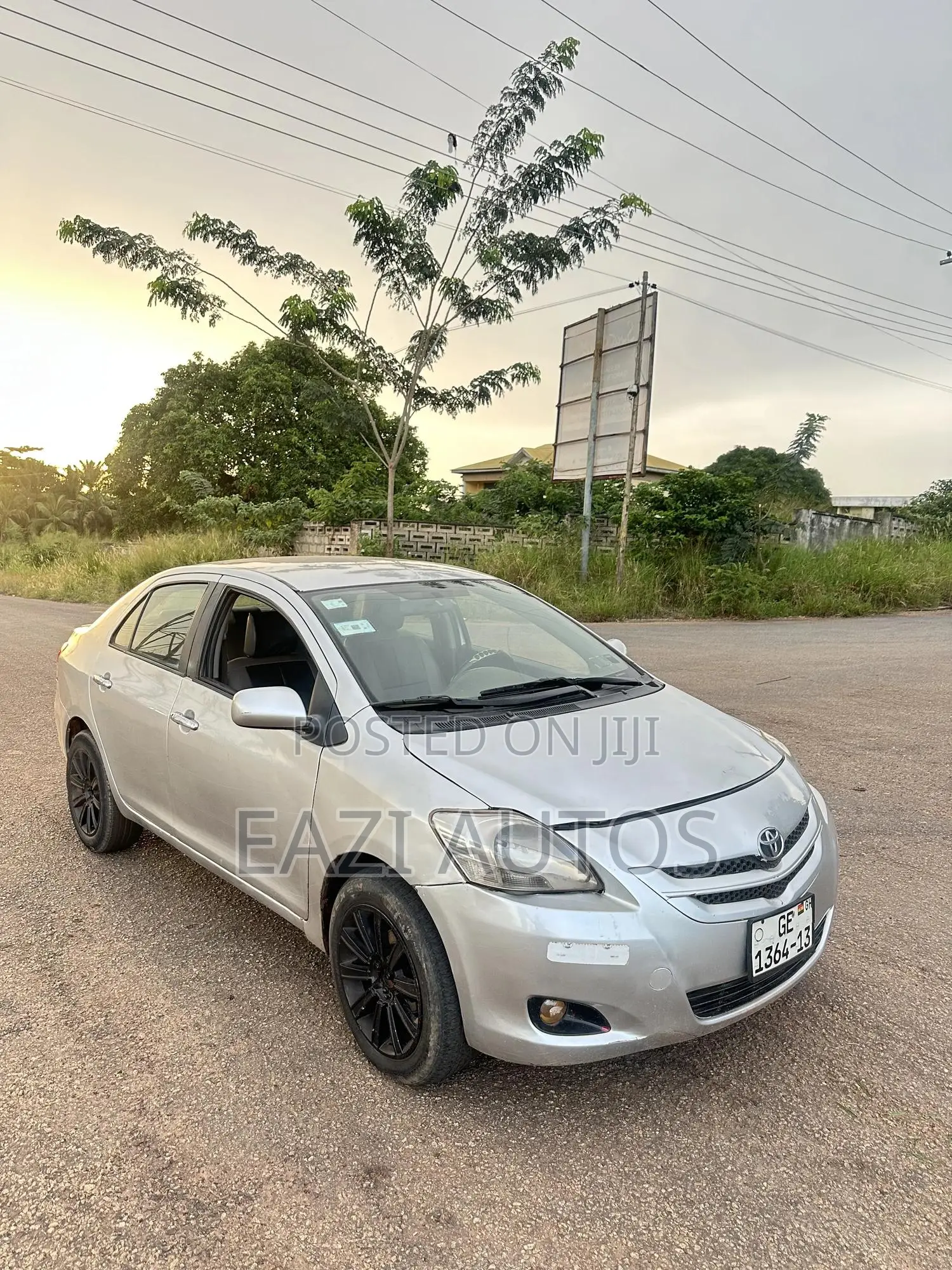 Toyota Yaris 2010 Silver