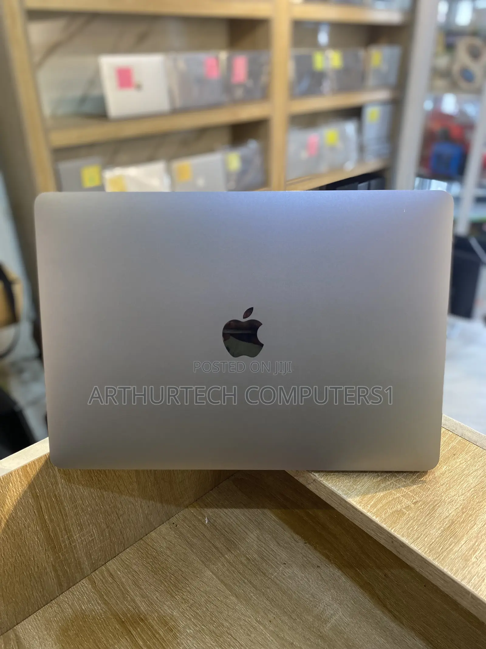 Laptop Apple MacBook Pro 2020 8GB Apple M1 Pro SSD 256GB