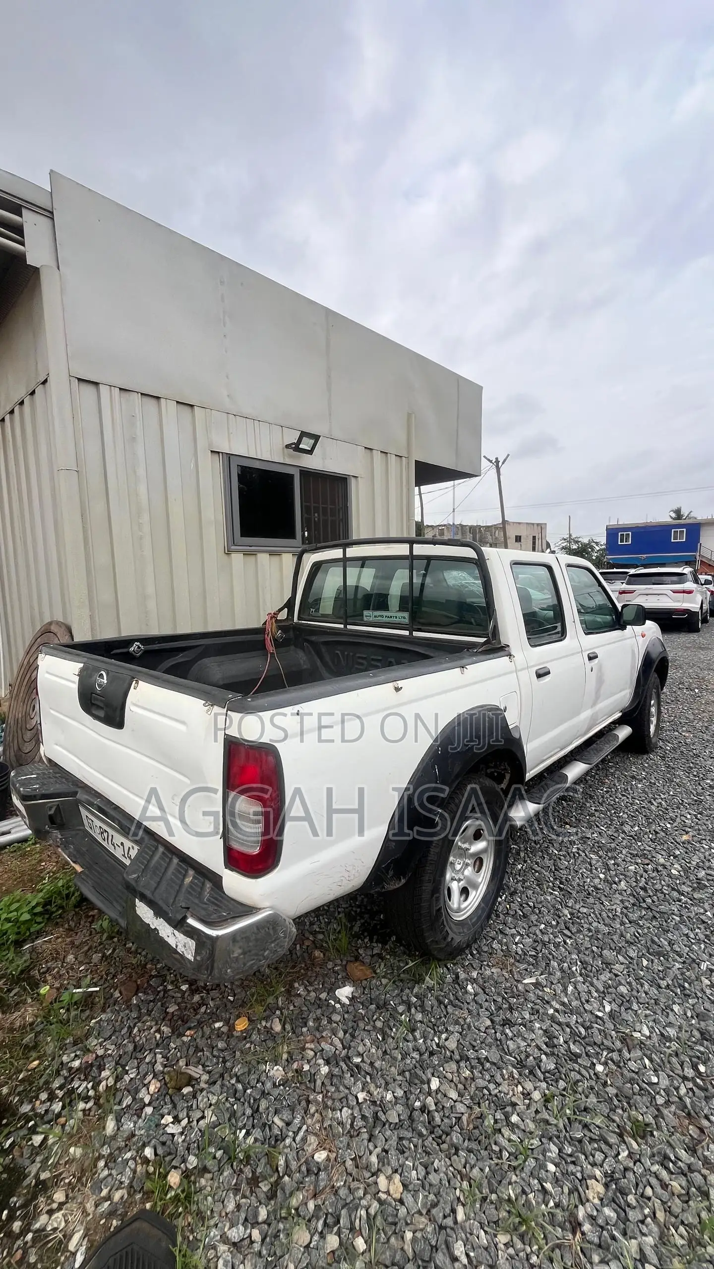 Nissan Hardbody 2014 White