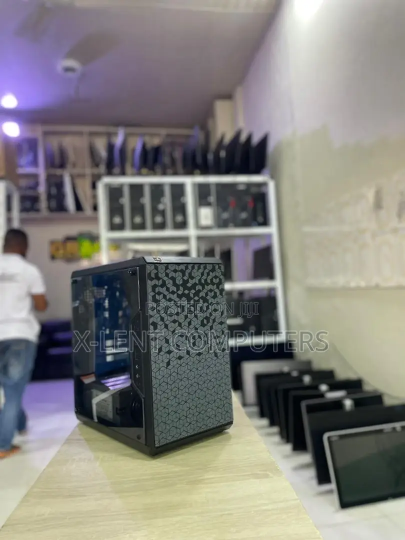 Gigabyte GA-H110MSTX-HD3-ZK 16GB Intel Core i5 HDD+SSD 256GB