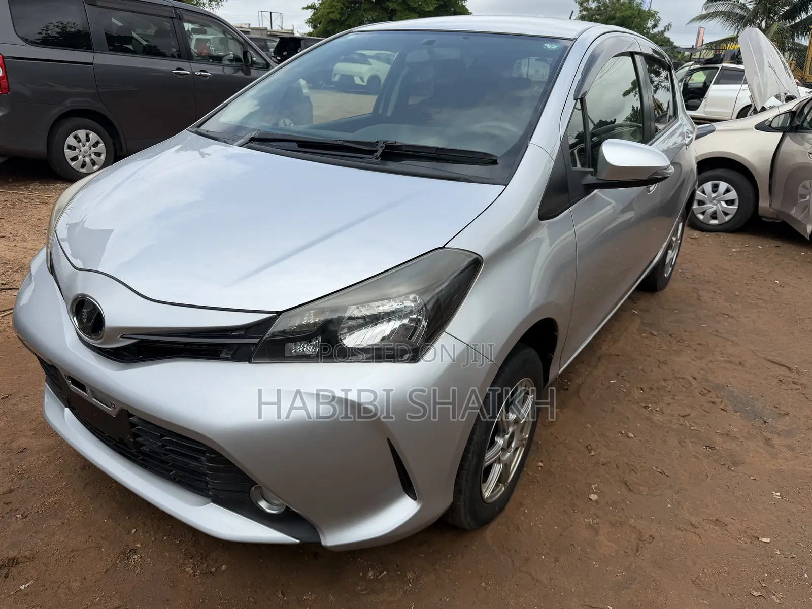 Toyota Vitz 1.3 AWD 5dr 2014 Silver