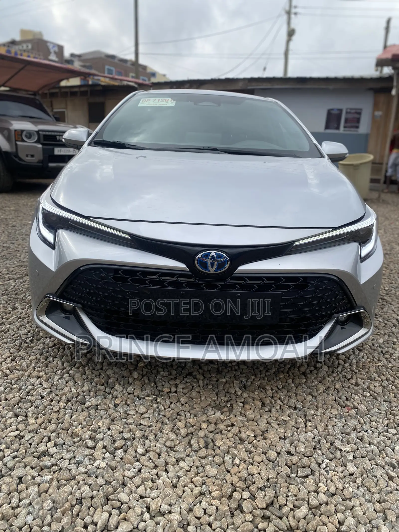 New Toyota Corolla LE 2024 Silver