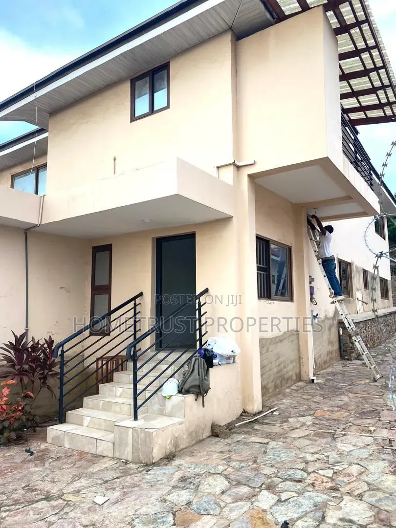 3bdrm Duplex in Achimota Cfc, The Mall for rent