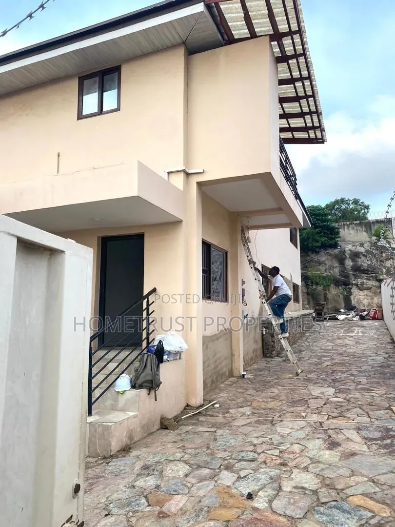 3bdrm Duplex in Achimota Cfc, The Mall for rent