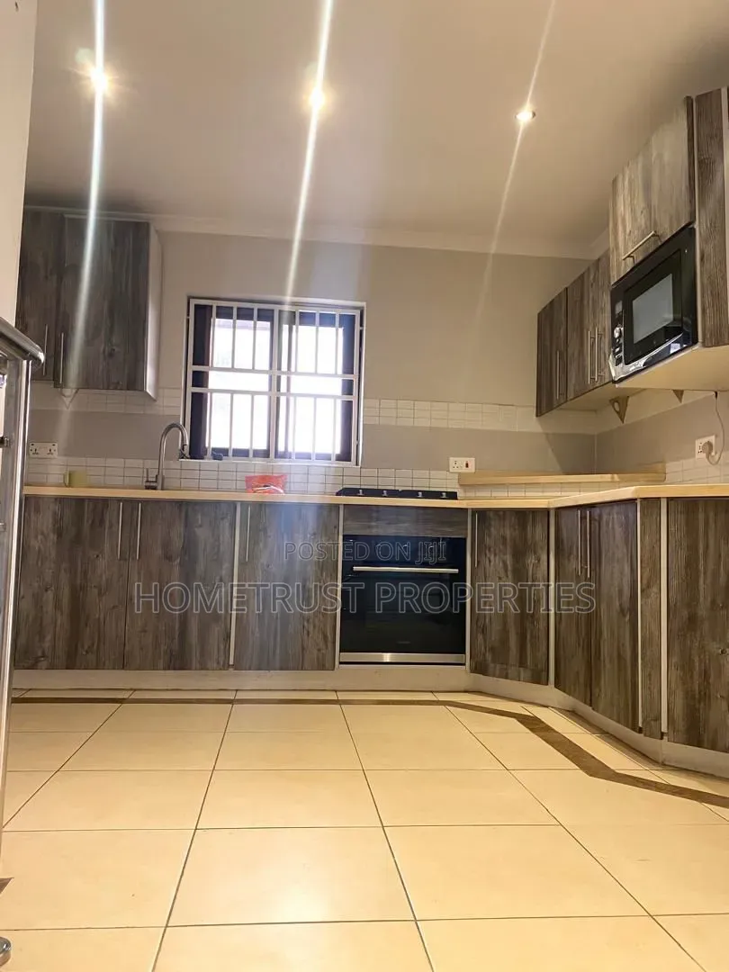3bdrm Duplex in Achimota Cfc, The Mall for rent
