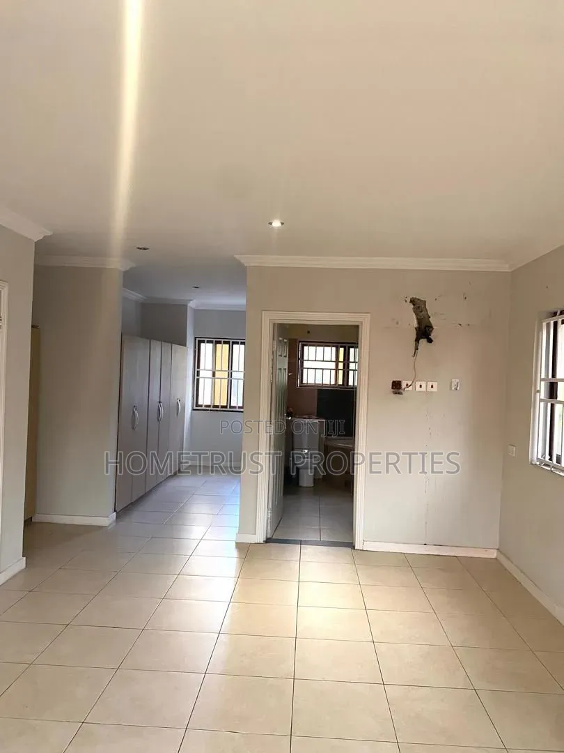 3bdrm Duplex in Achimota Cfc, The Mall for rent