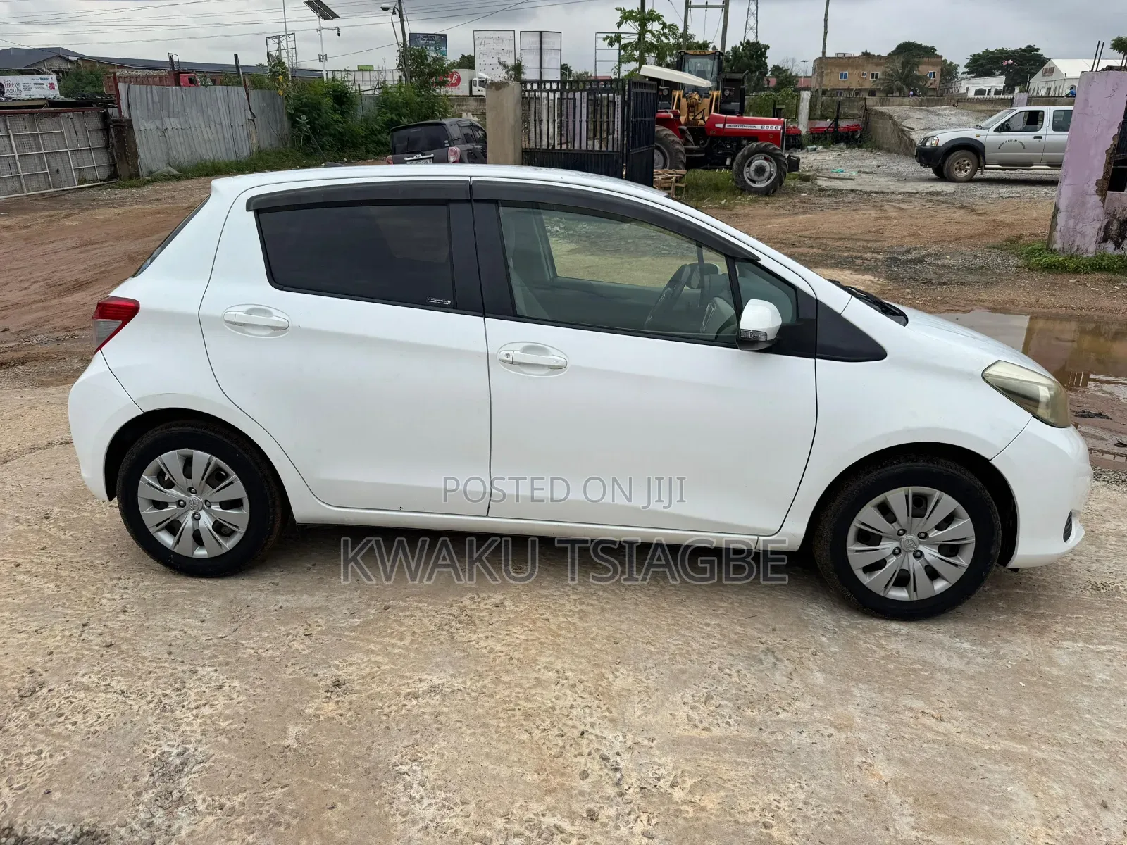 Toyota Vitz 2011 White