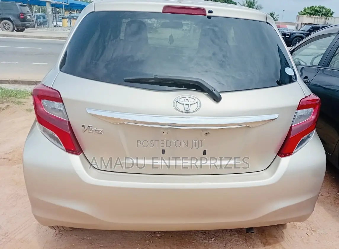 Toyota Vitz 1.3 AWD 5dr 2014 Gold