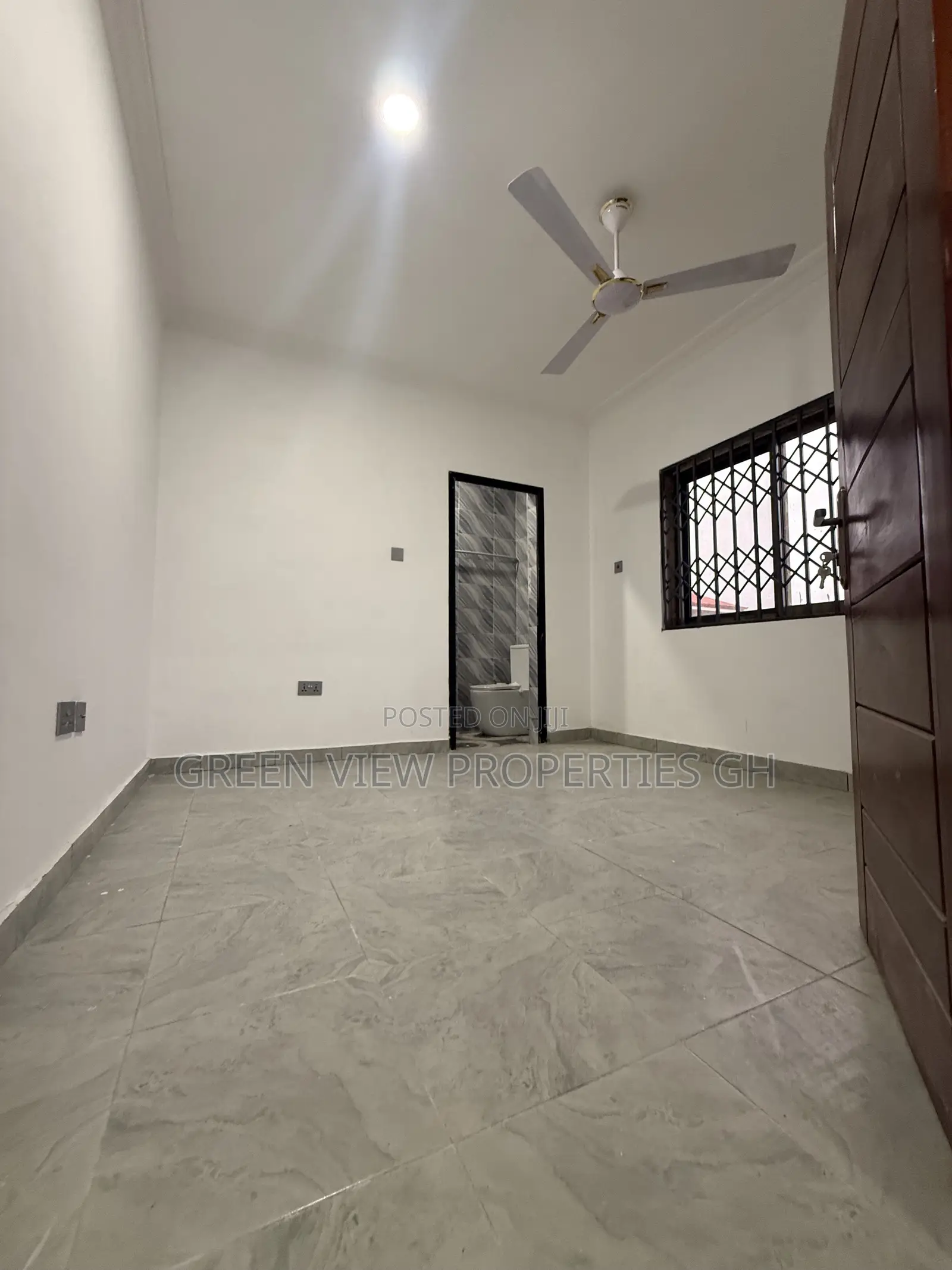 2bdrm Apartment in West Hills Mall Area for rent