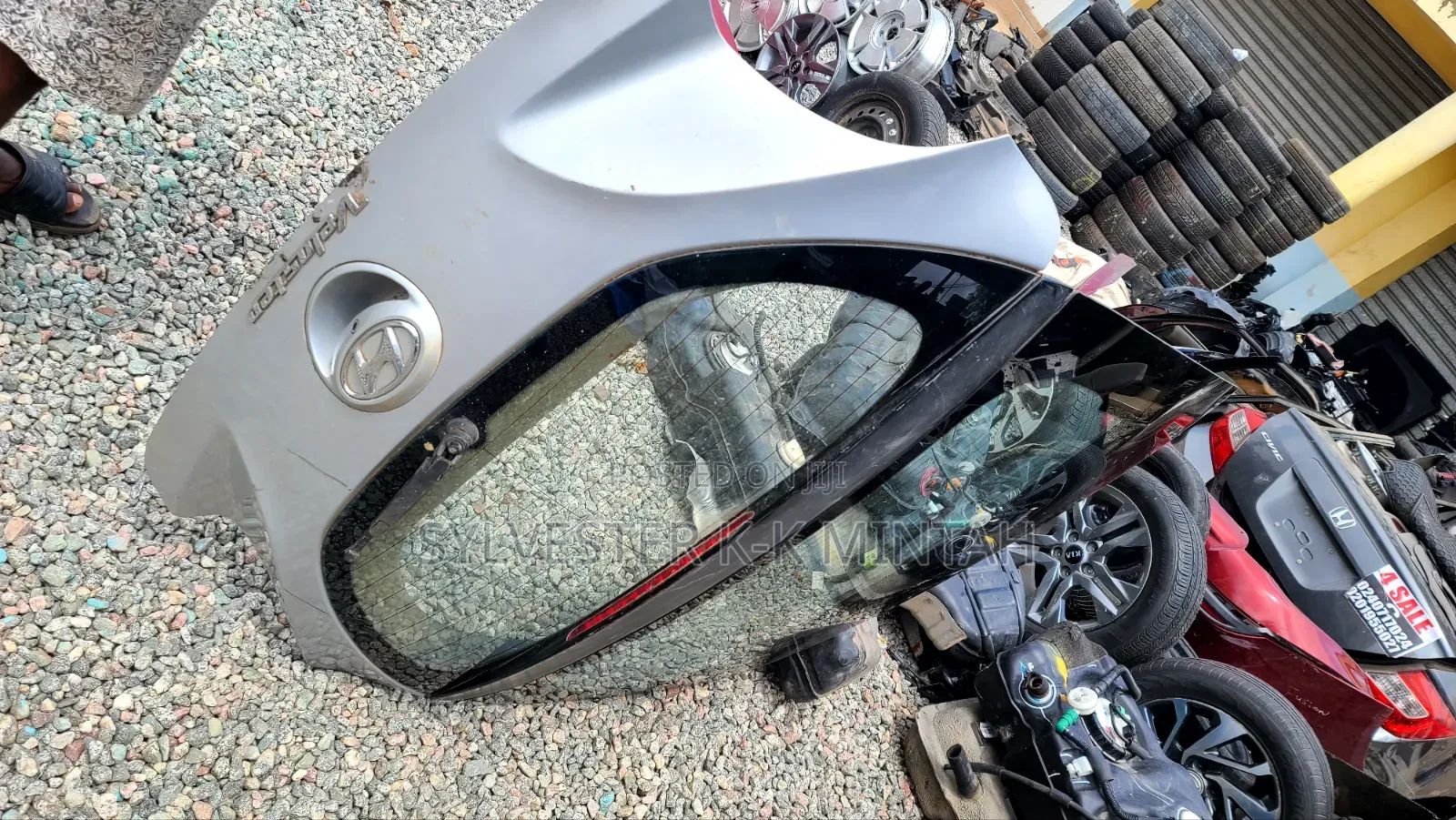Veloster 2012-16 Boot/Tailgate (With Reverse Camera)