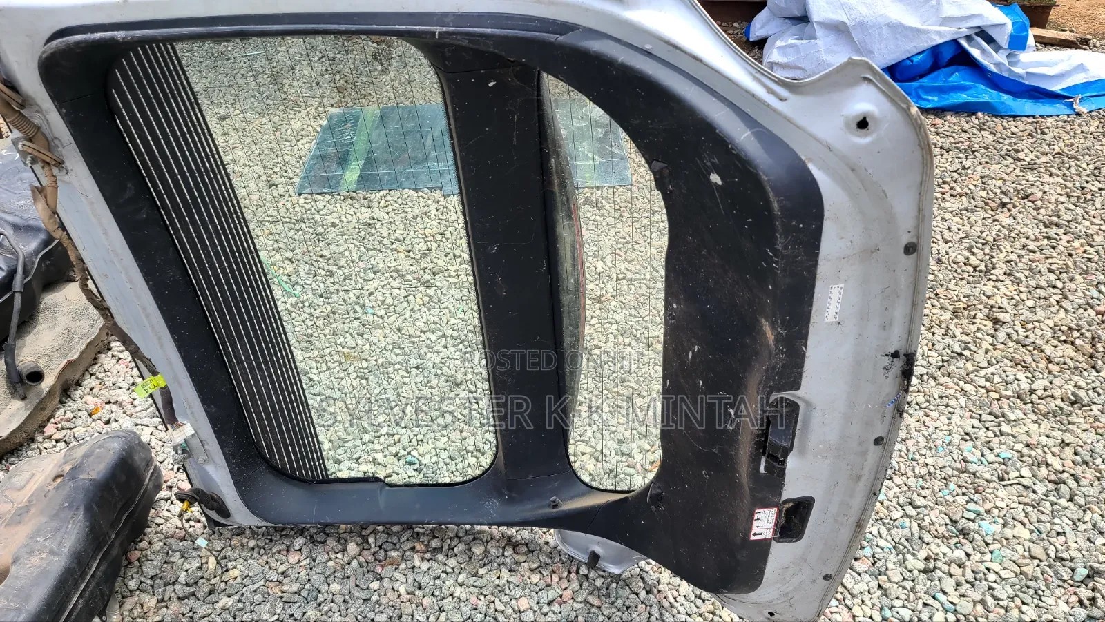 Veloster 2012-16 Boot/Tailgate (With Reverse Camera)