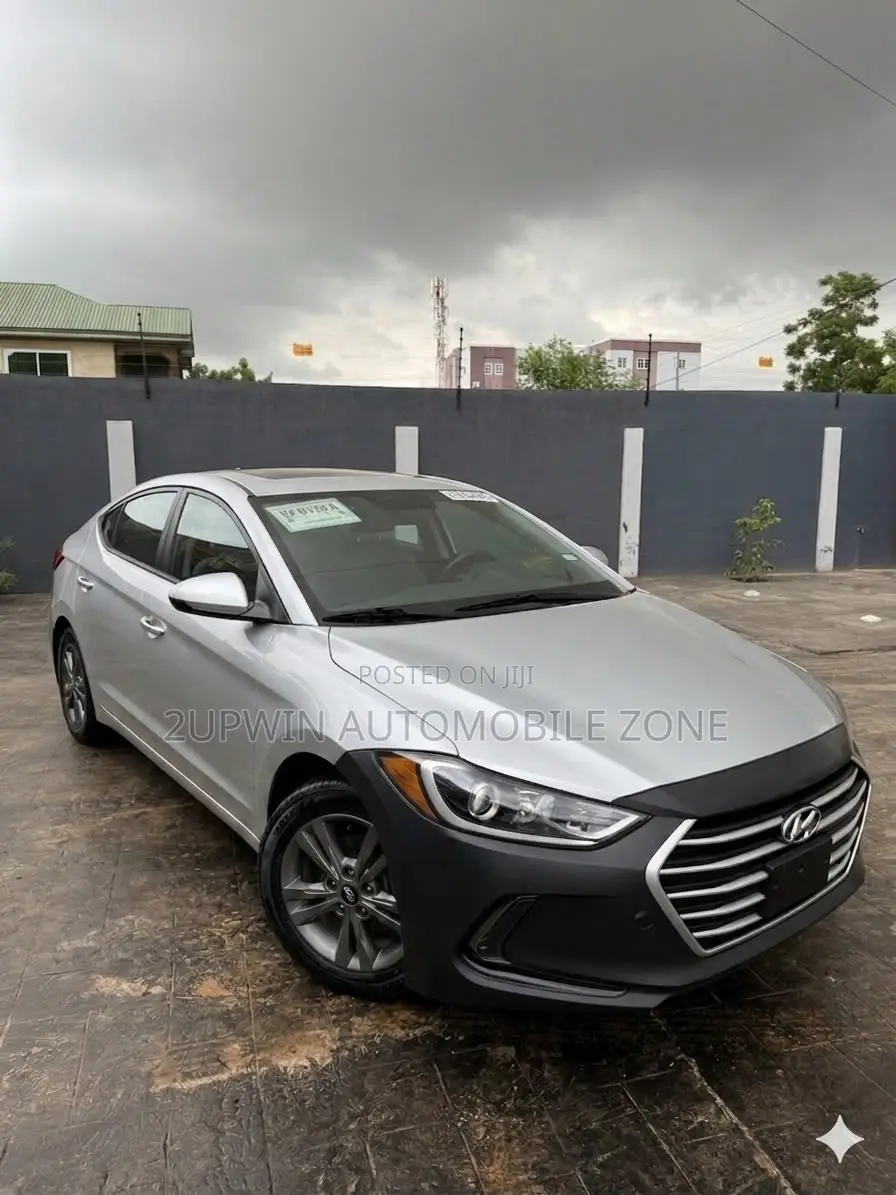 Hyundai Elantra 2023 Silver