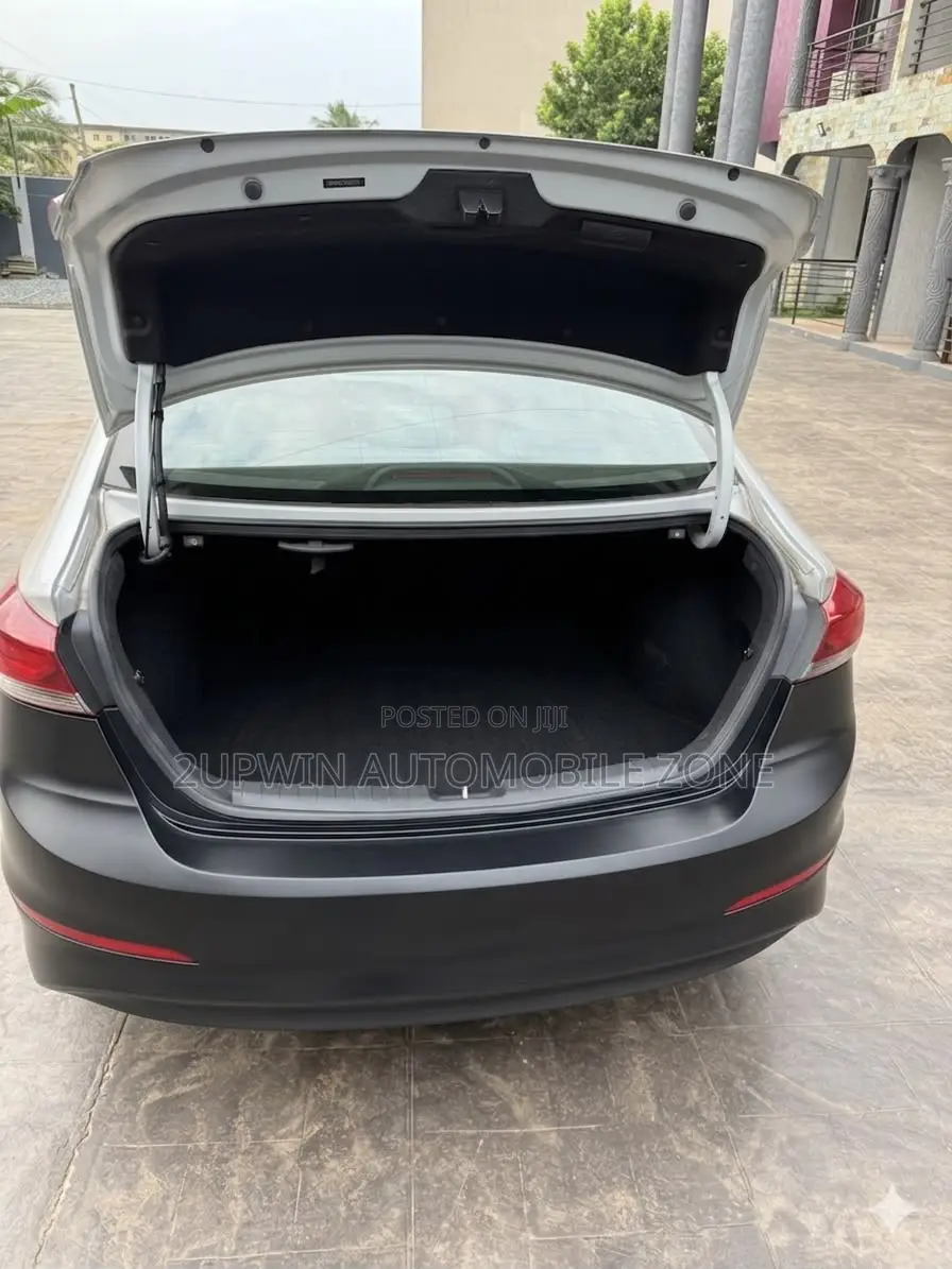 Hyundai Elantra 2023 Silver
