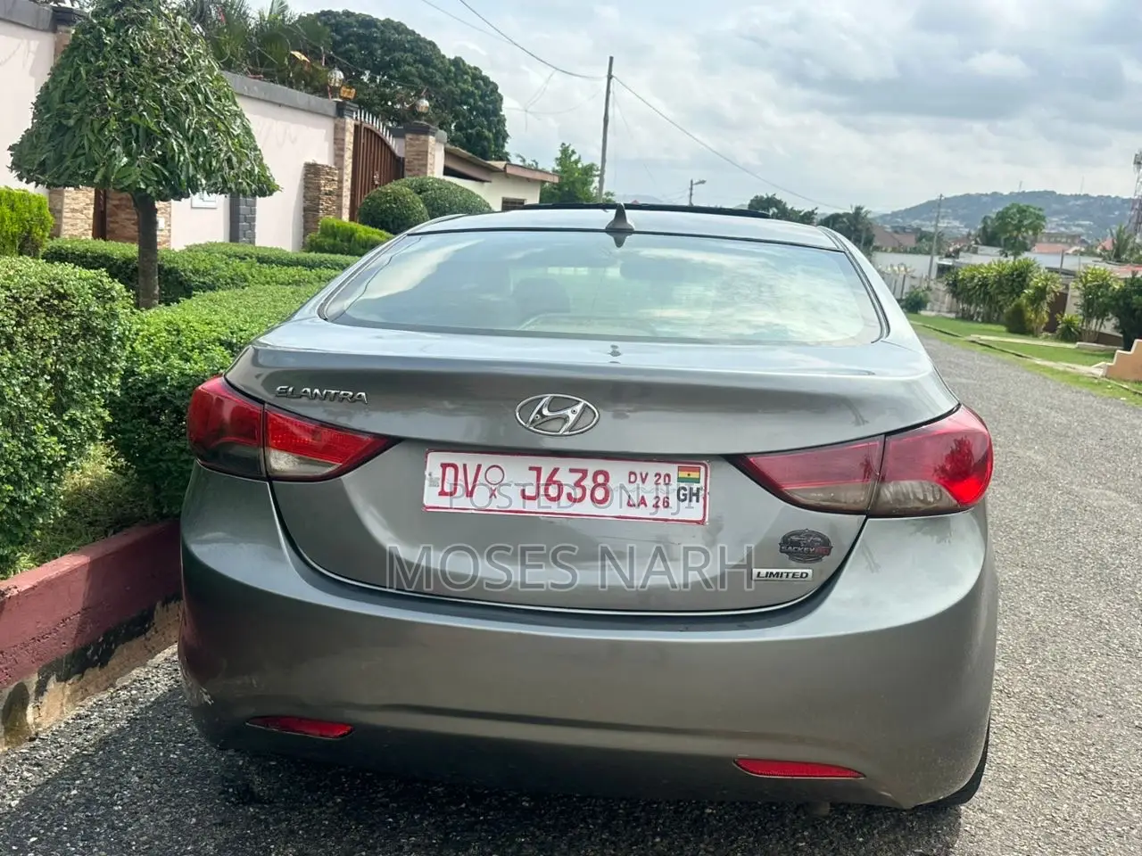 Hyundai Elantra Limited Sedan FWD (1.8L 4cyl 6A) 2013 Gray