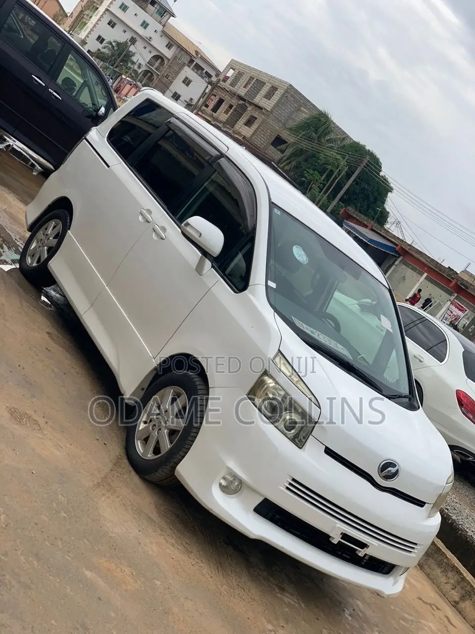 Toyota Voxy 2010 White