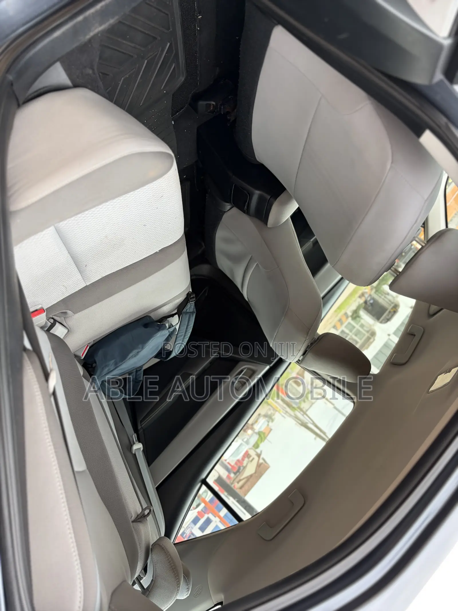 Toyota Corolla LE 4dr Sedan (1.8L 4cyl CVT) 2017 Gray