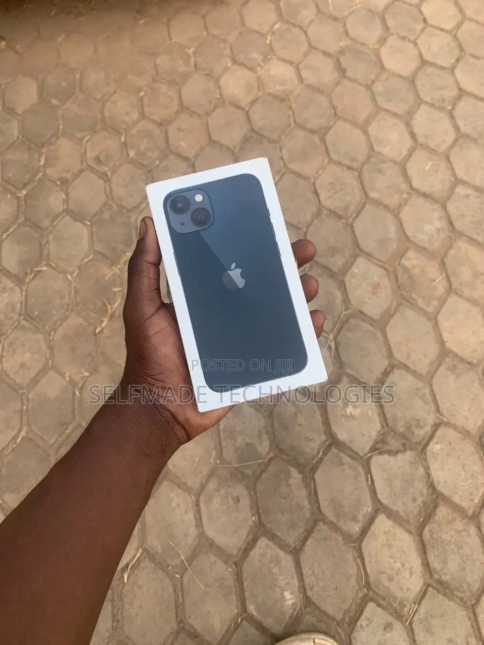 New Apple iPhone 13 128 GB Blue