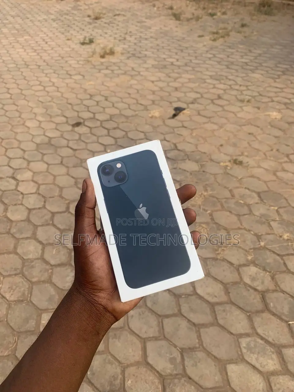 New Apple iPhone 13 128 GB Blue