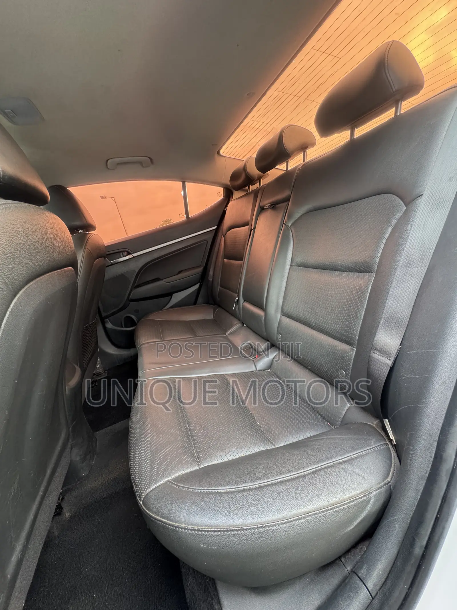 Hyundai Elantra Limited Sedan FWD (2.0L 4cyl 6A) 2017 White