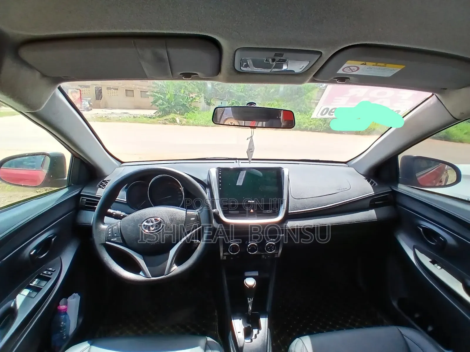 Toyota Yaris 2022 Red