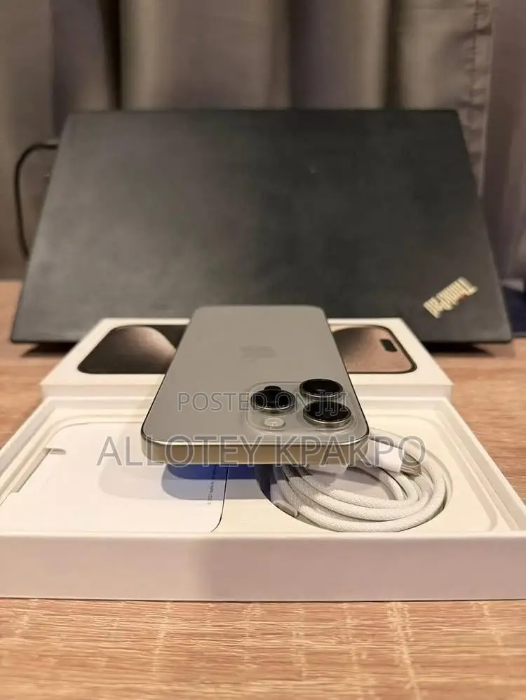 Apple iPhone 15 Pro Max 256 GB Silver