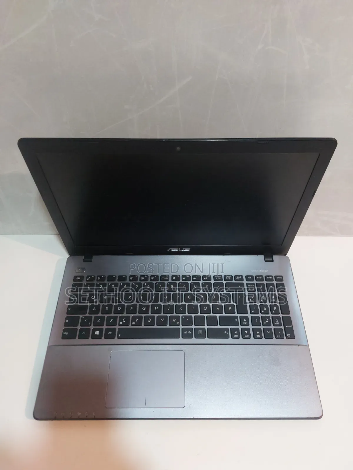 Laptop Asus F550CC 8GB AMD HDD+SSD 500GB