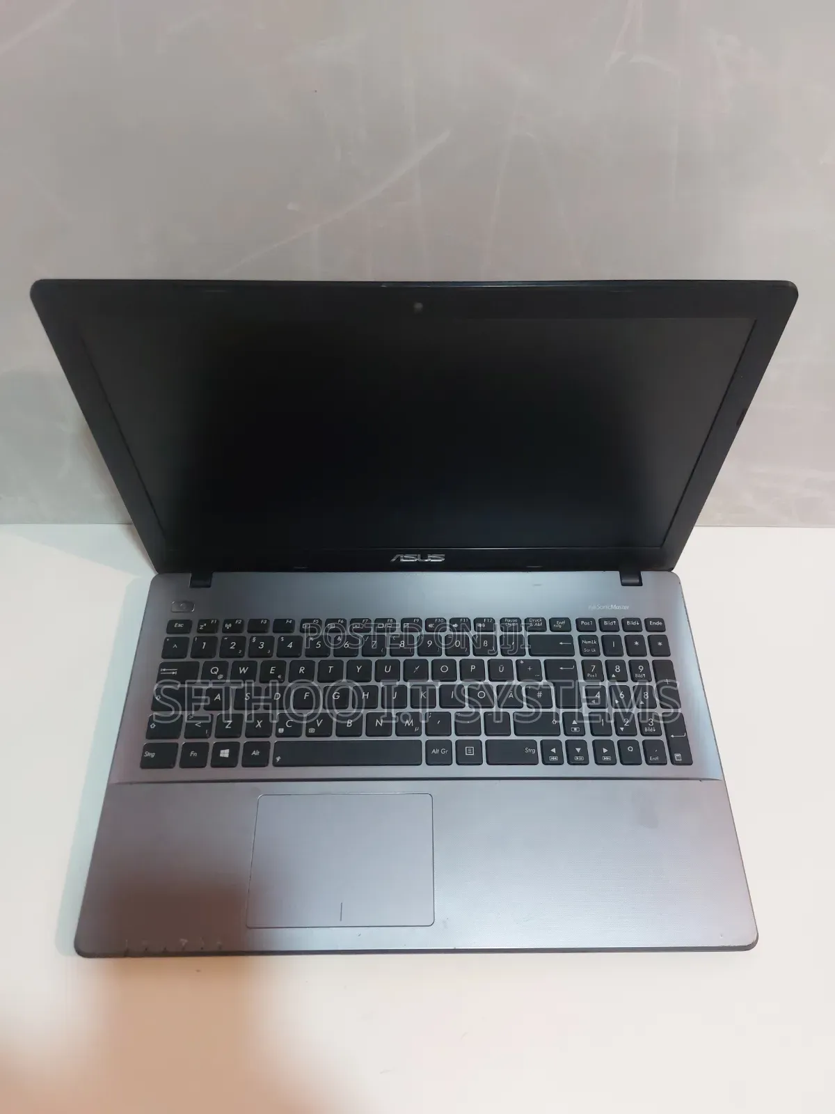 Laptop Asus F550CC 8GB AMD HDD+SSD 500GB