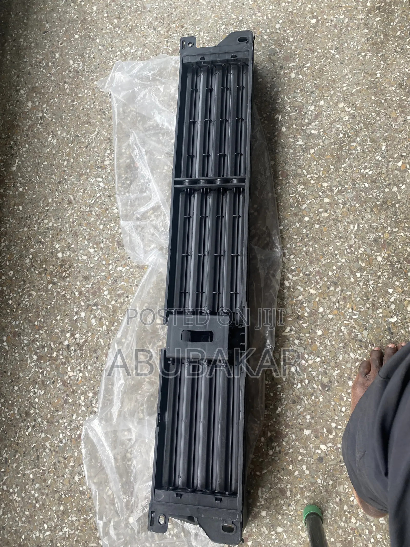Mitsubishi Outlander 2023 Shattered Grill
