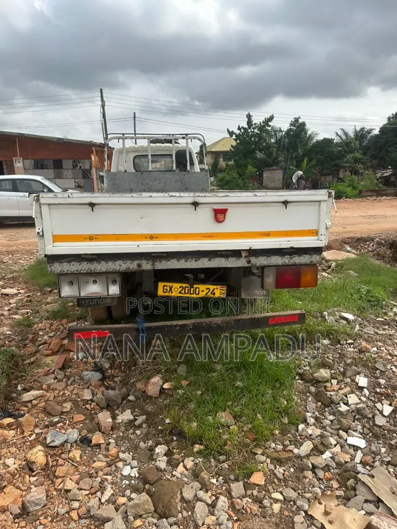 Hyundai Mighty 2