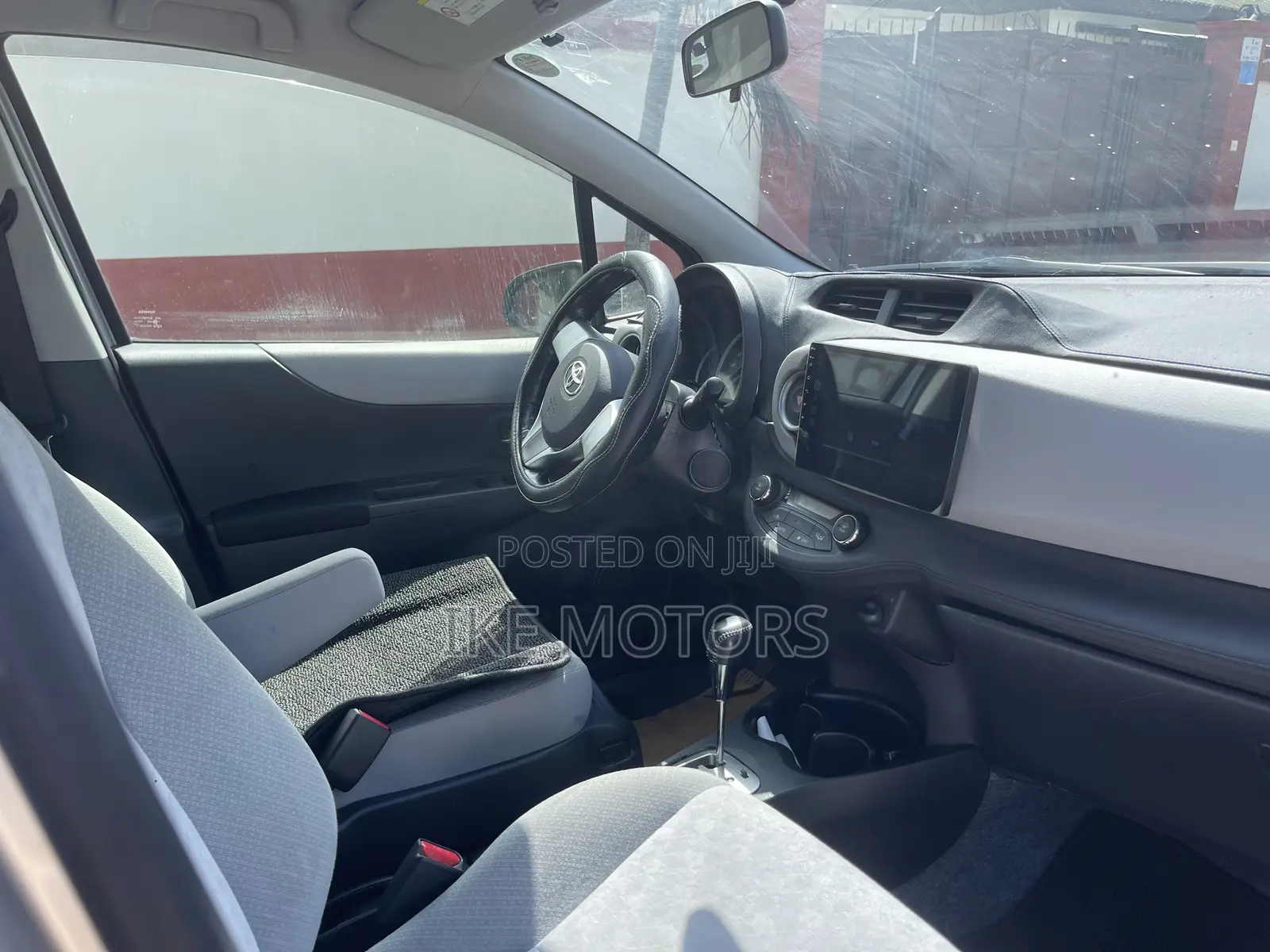 Toyota Vitz 1.3 AWD 3dr 2013 Silver