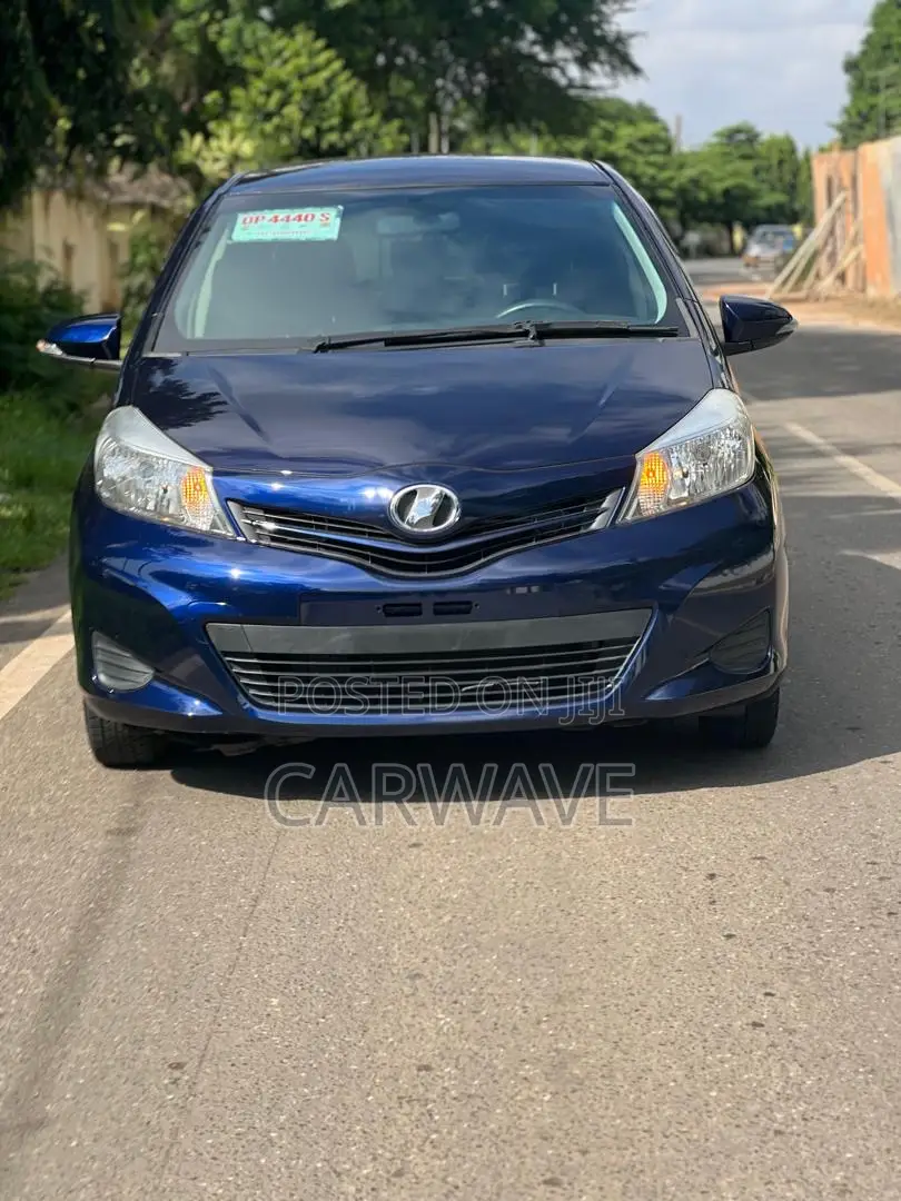 Toyota Vitz 1.3 AWD 5dr 2013 Blue