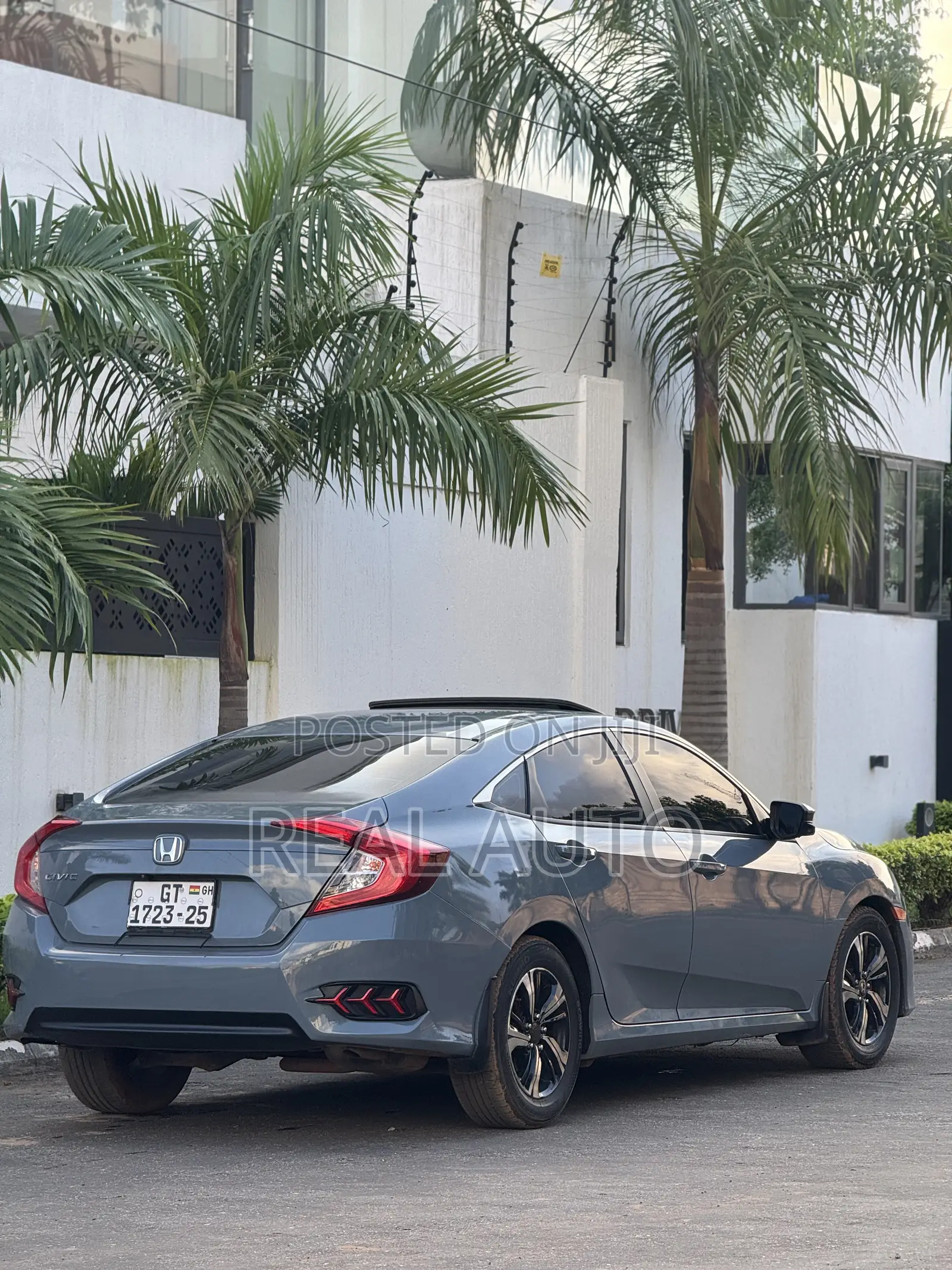 Honda Civic EX 4dr Sedan (2.0L 4cyl) 2017 Gray