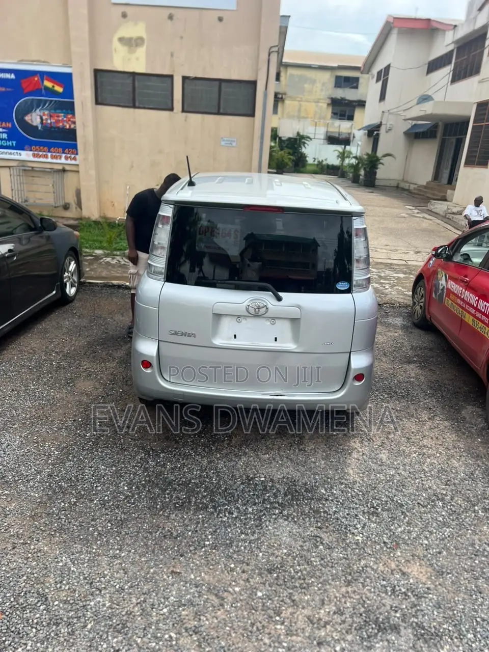 Toyota Sienta 1.5 AWD 2014 Silver