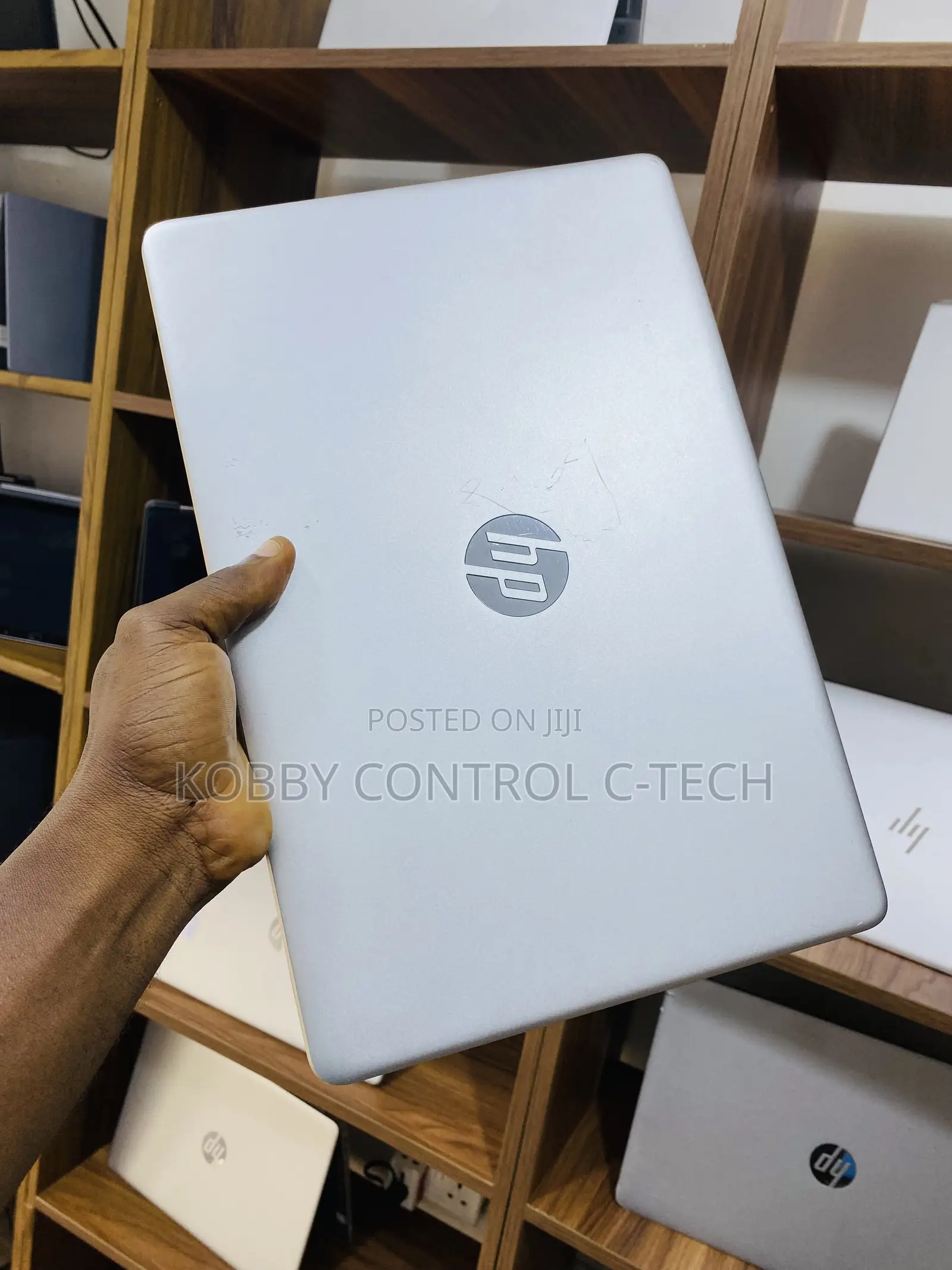 Laptop HP 15-dw3031 12GB Intel Core i7 SSD 256GB