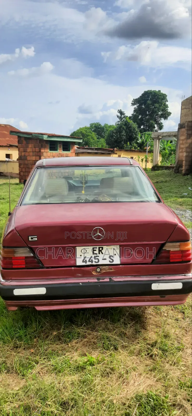 Mercedes-Benz 200E 1993 Red