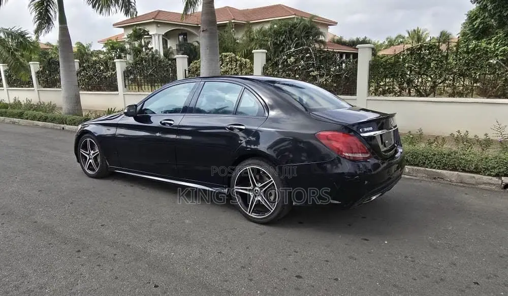 Mercedes-Benz C300 Base 4Matic Sedan AWD (2.0L 4cyl 7A) 2017 Black