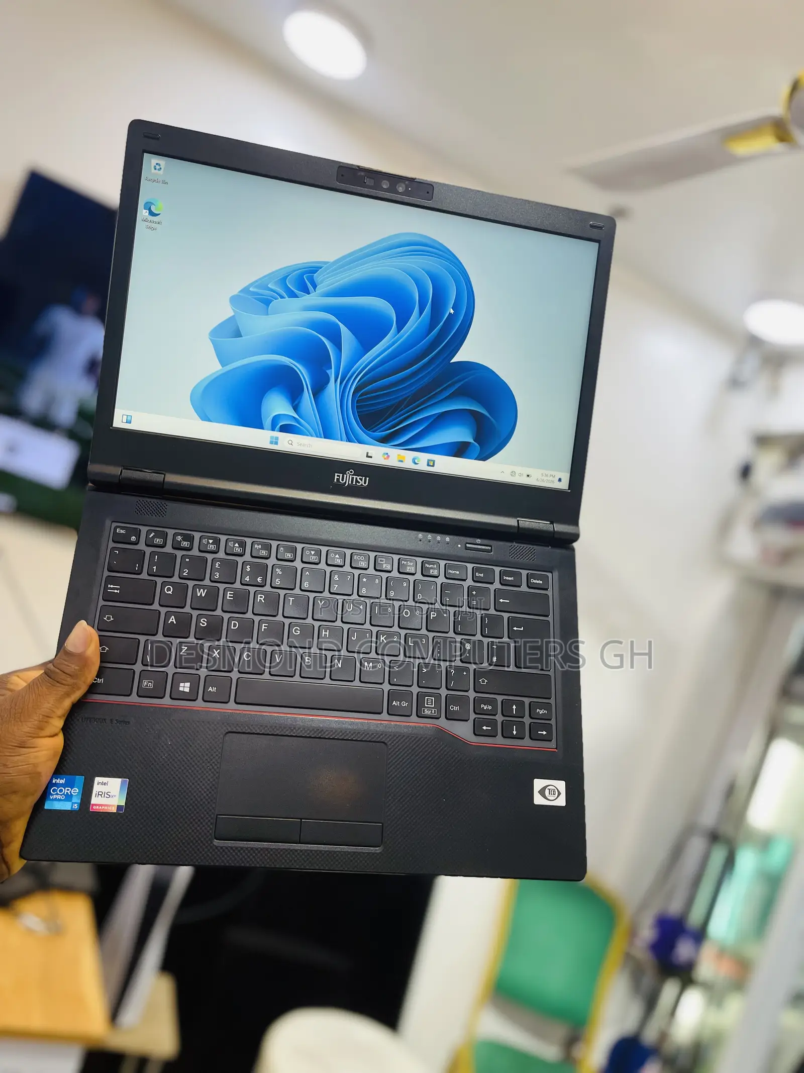 Laptop Fujitsu Lifebook E5411 8GB Intel Core i5 SSD 256GB