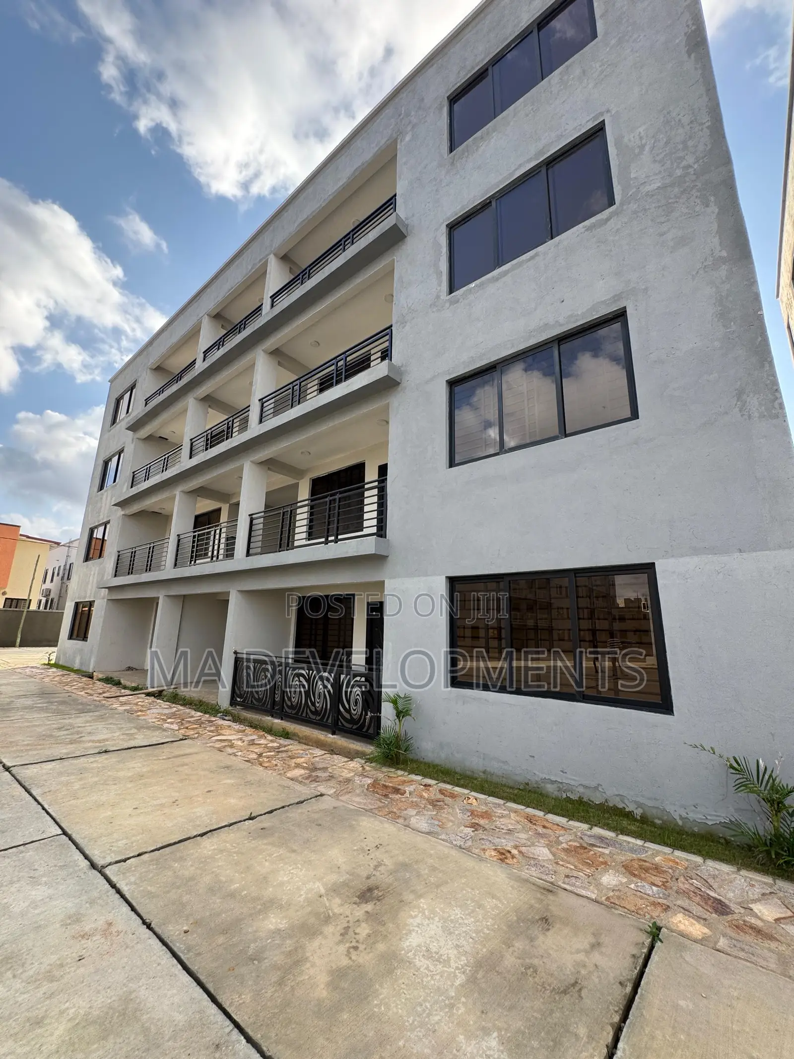 3bdrm Apartment in Madev Realty, Achimota for rent