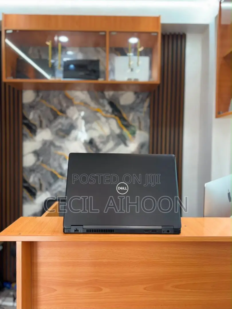 Laptop Dell Latitude 5590 8GB Intel Core i7 SSD 256GB