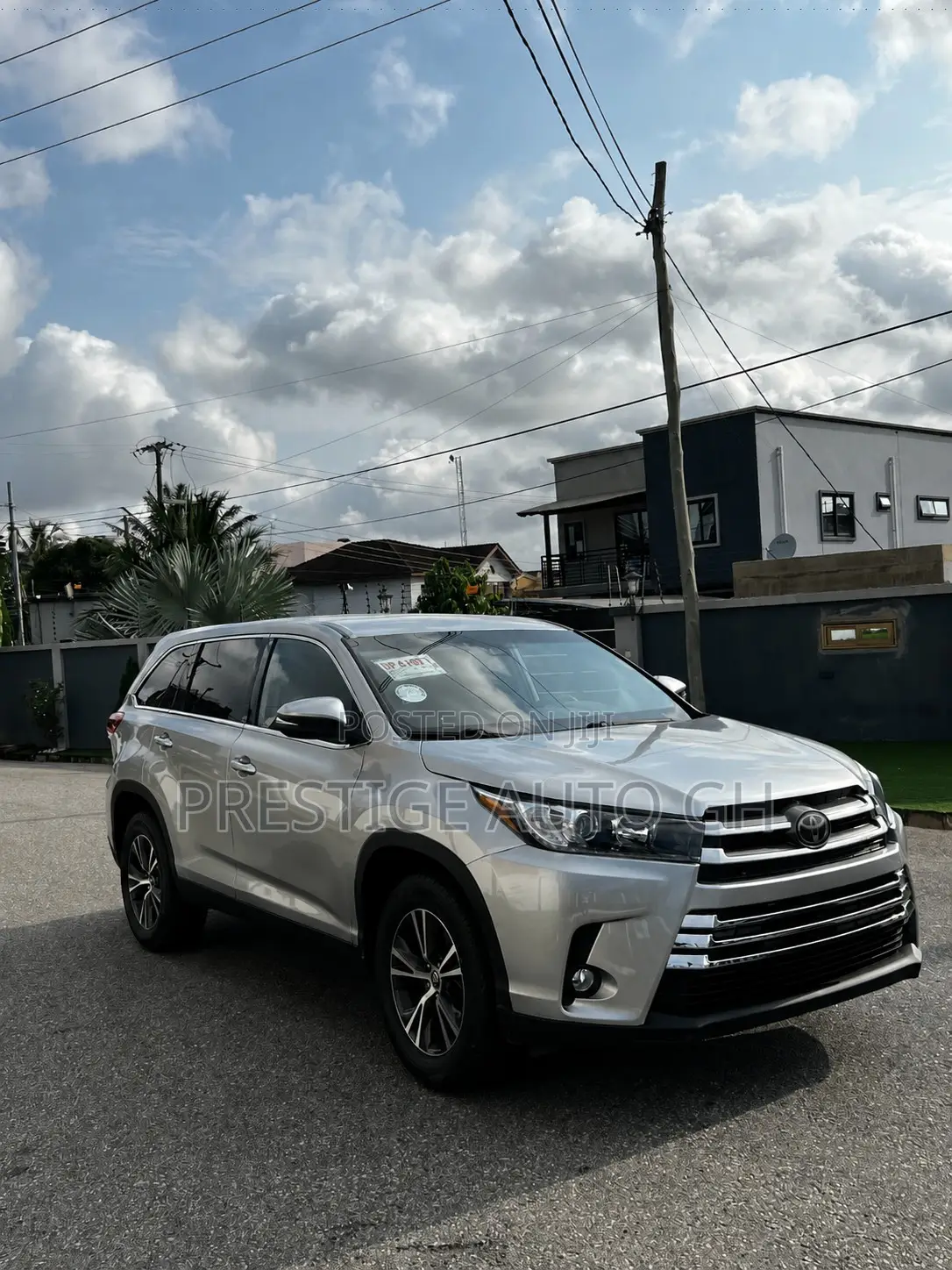 Toyota Highlander LE 2019 Silver