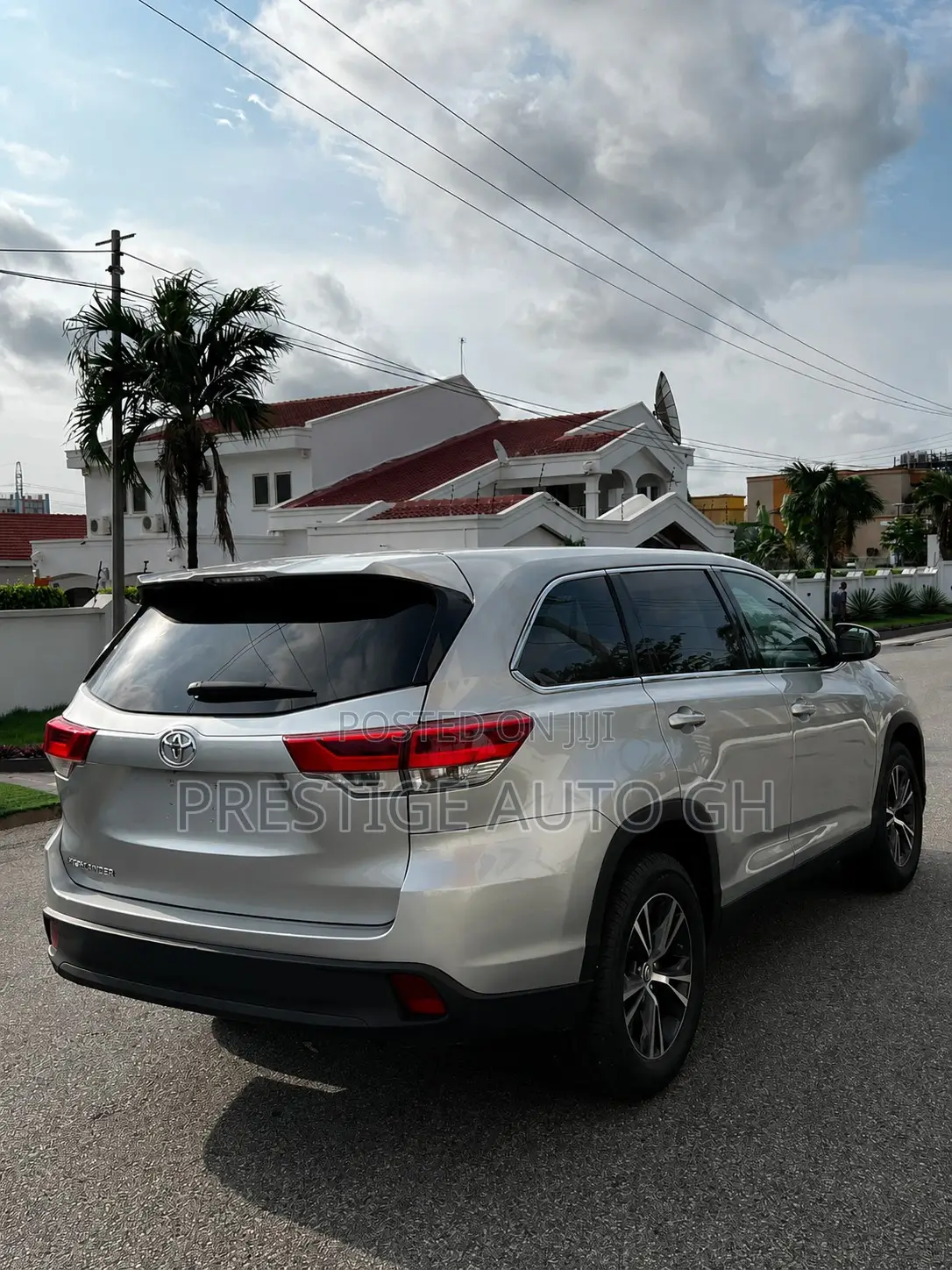 Toyota Highlander LE 2019 Silver
