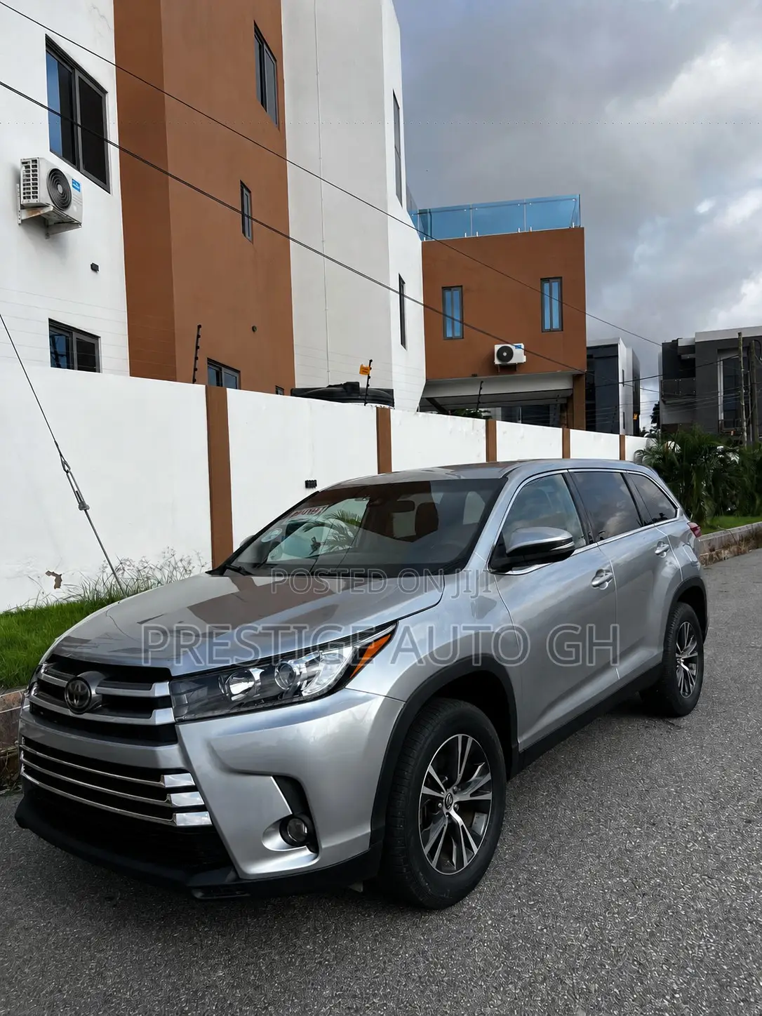 Toyota Highlander LE 2019 Silver