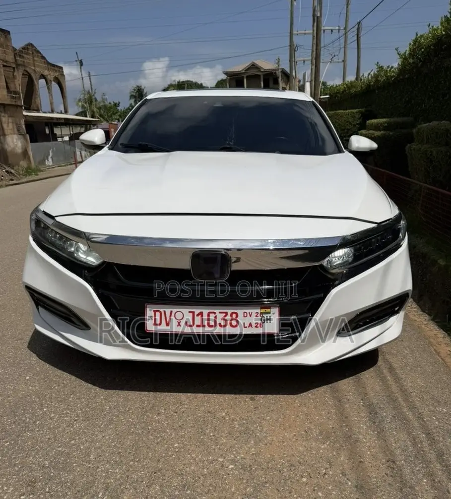 Honda Accord Sport (2.0L 4cyl Turbo 10A) 2019 White