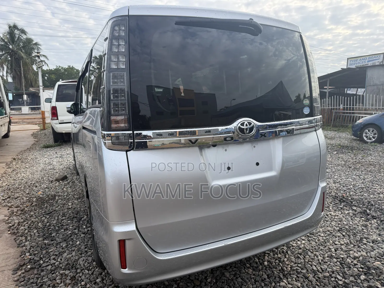 Toyota Voxy 2016 Silver