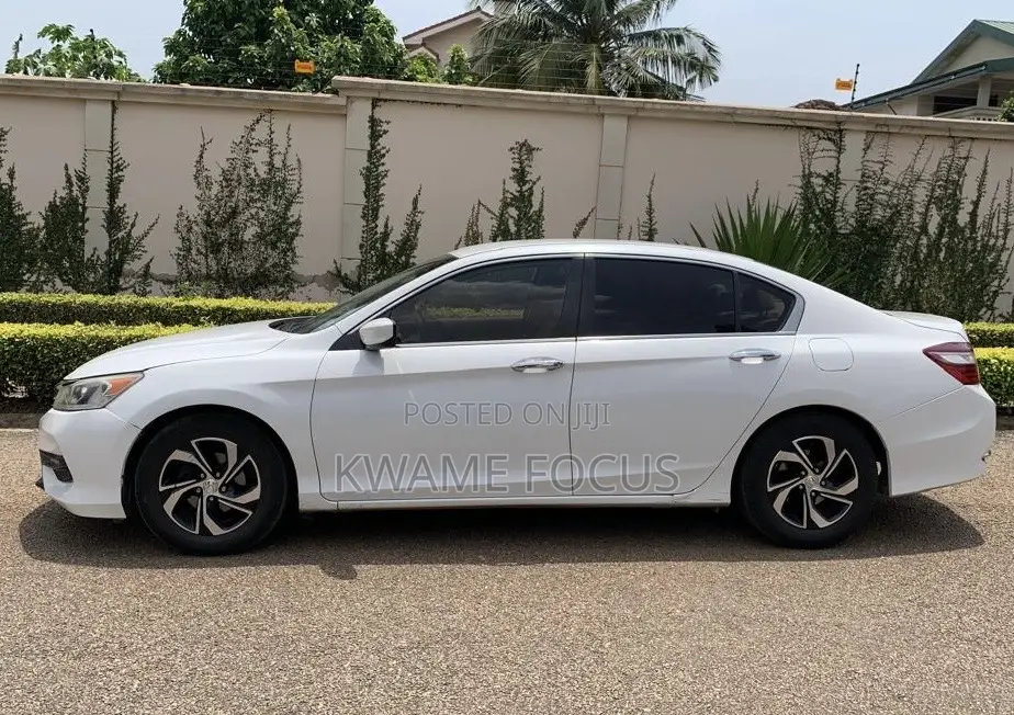 Honda Accord LX 4dr Sedan FWD (2.4L 4cyl 2A) 2017 White