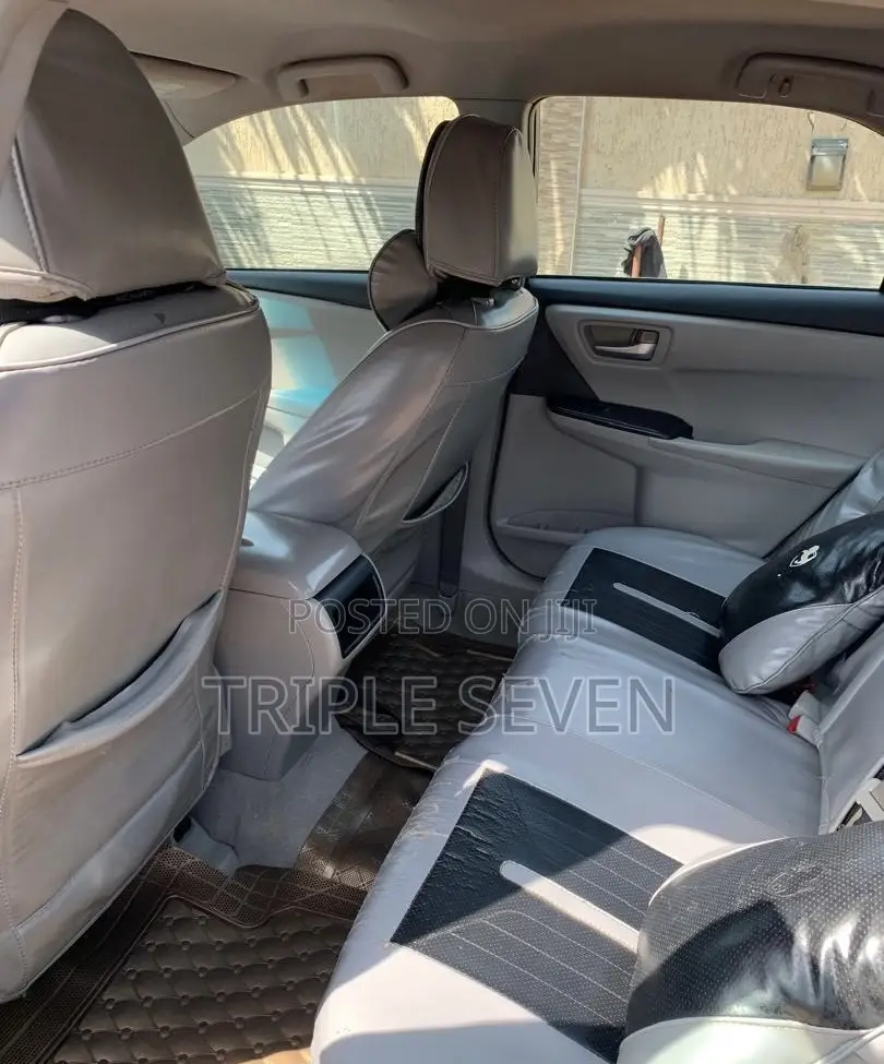 Toyota Camry LE 4dr Sedan (2.5L 4cyl 6A) 2015 Gray
