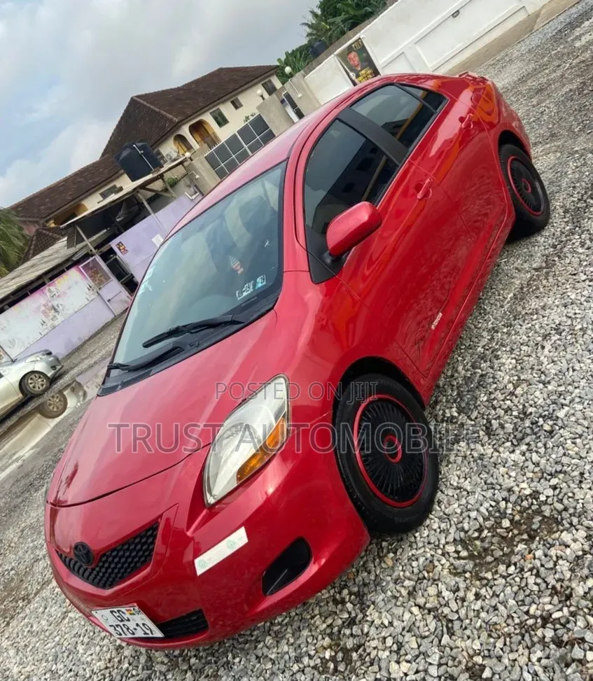 Toyota Yaris 2010 Red